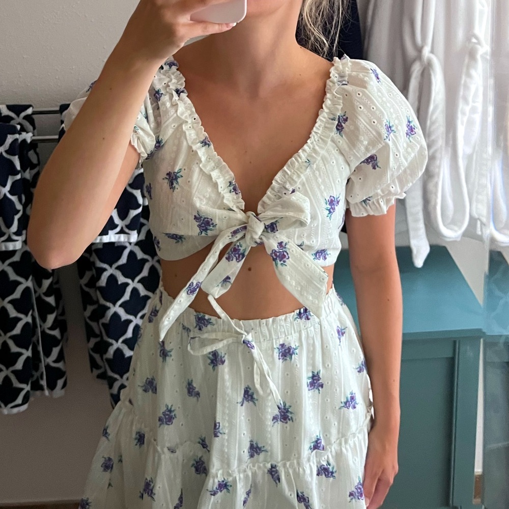 Simplee floral white and purple flower top and skirt set